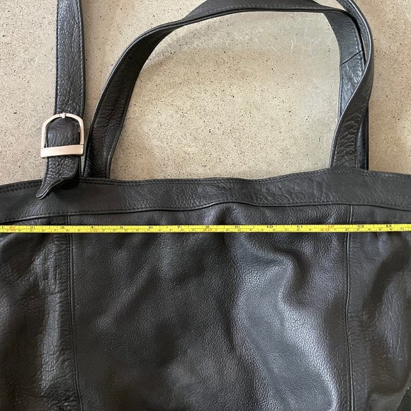 Tara Tiger Genuine Leather Hobo Bucket Bag. Slouchy. Minimalist. Medium Sized. - Picture 5 of 9